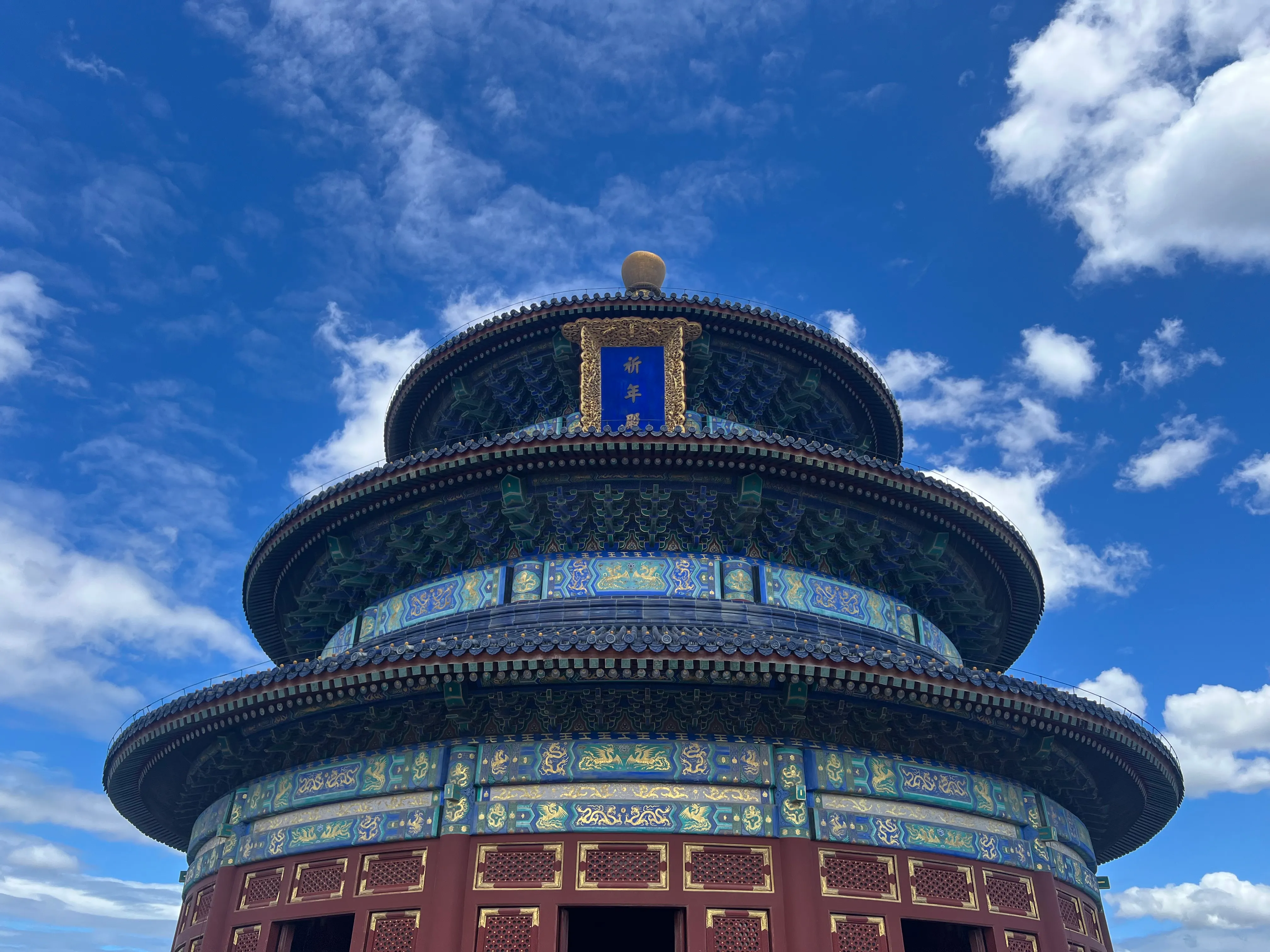 &nbsp; 繊細な装飾が施された美しい建造物です&nbsp;&nbsp;