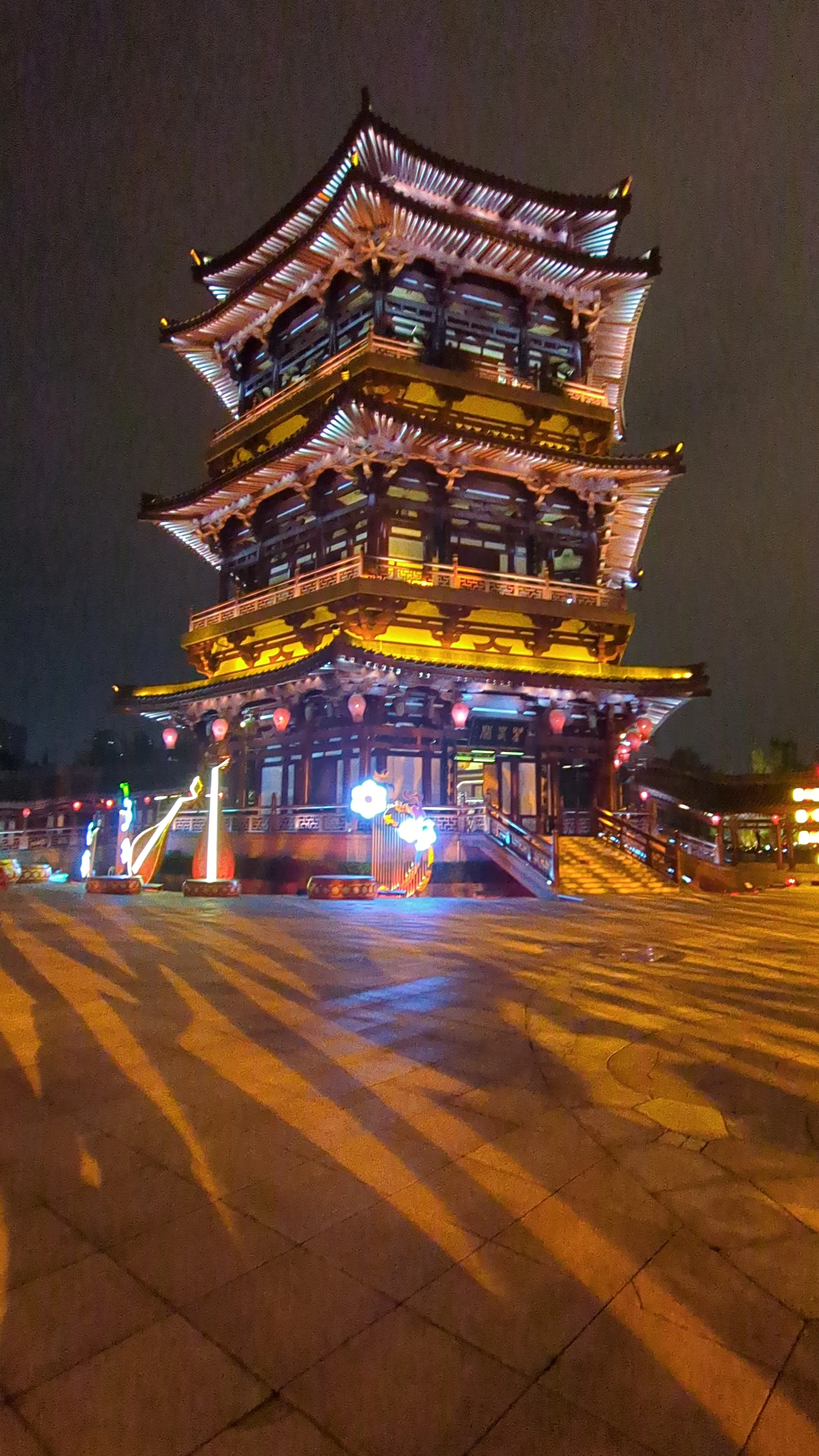 カラフルなライトアップ