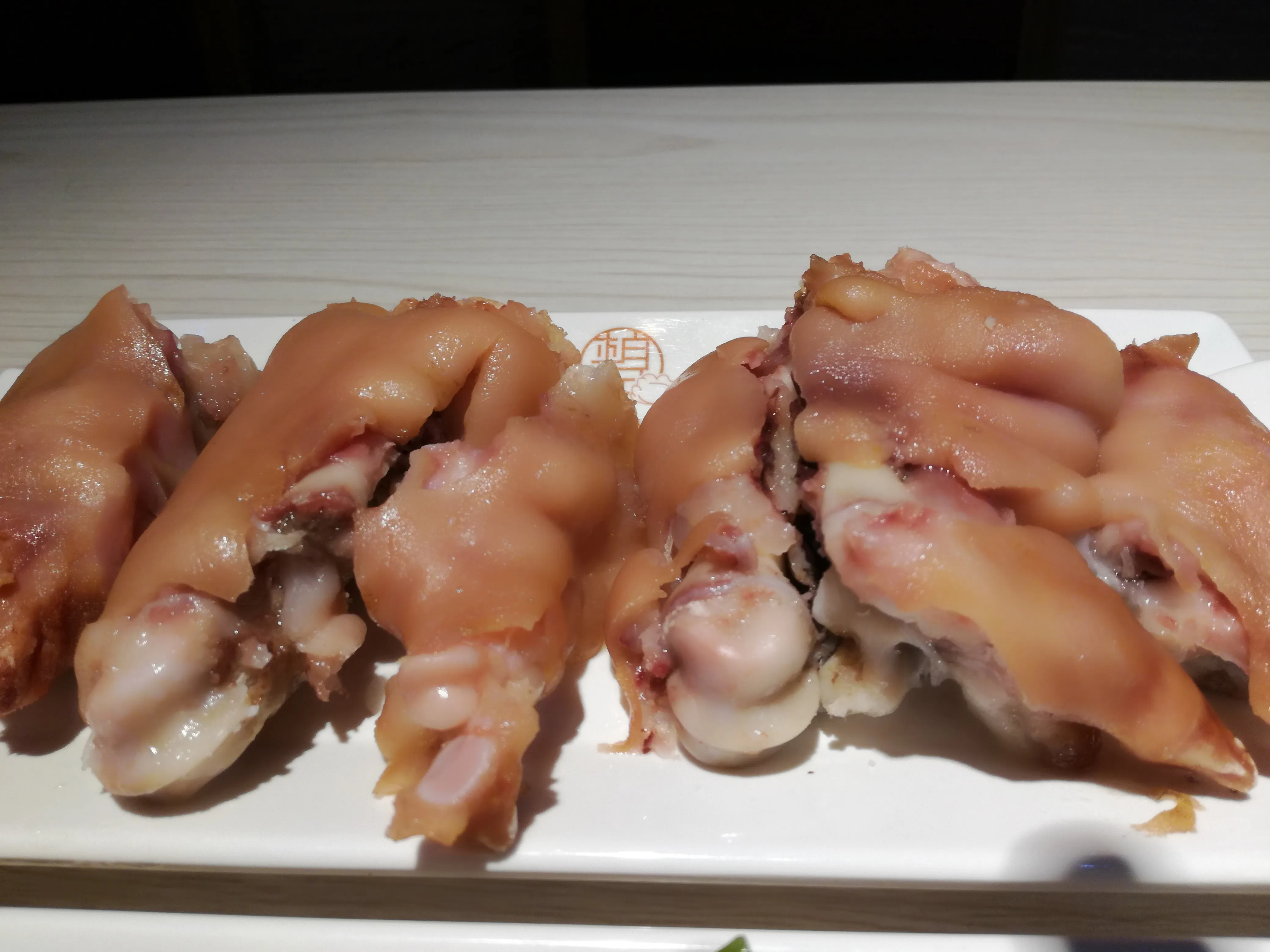 羊の頸の料理です　　醤頸骨