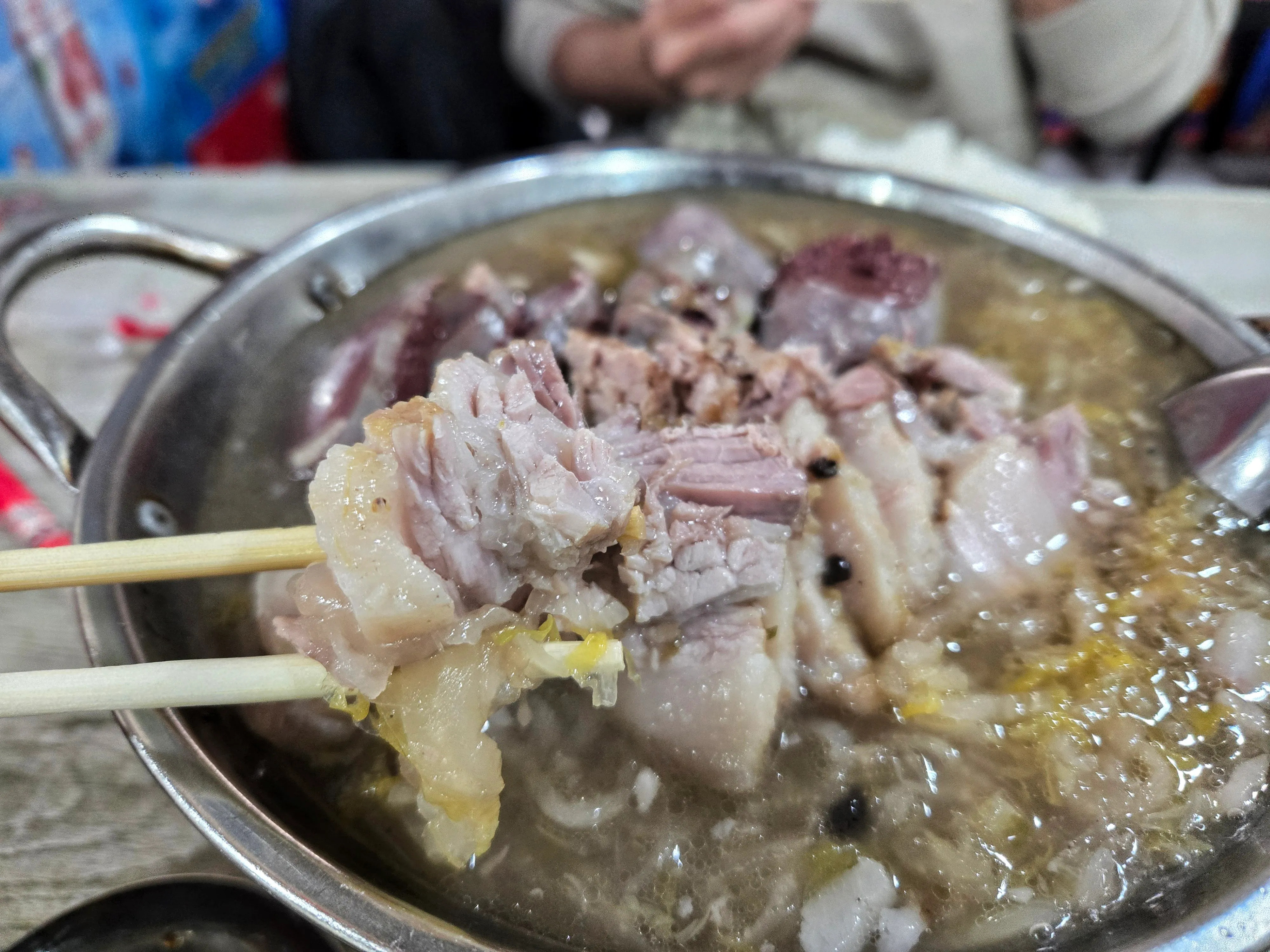 豚バラ2皿、カルビ辺りのお肉まで追加してたんまり