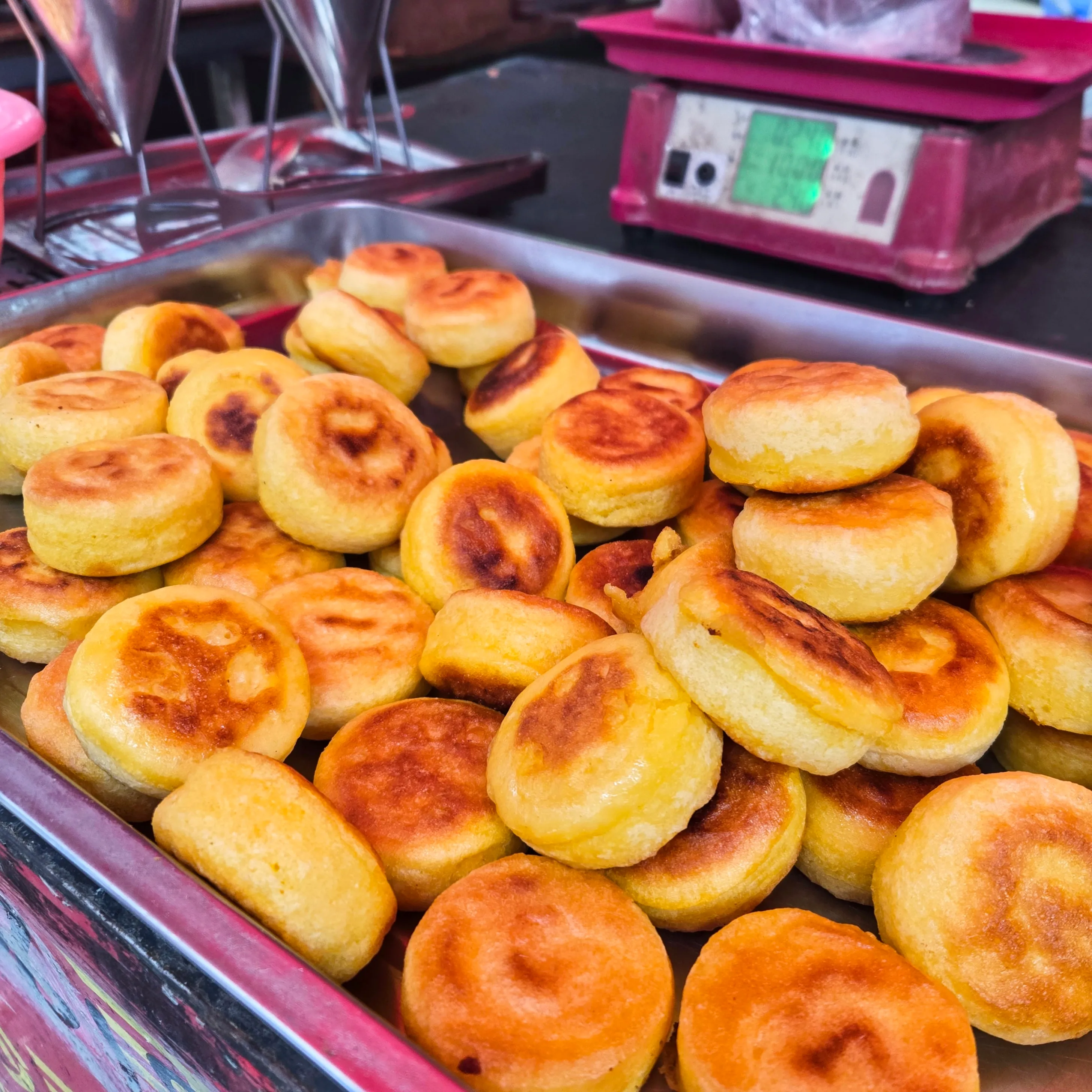 市場はカラフルな食材で溢れてます。