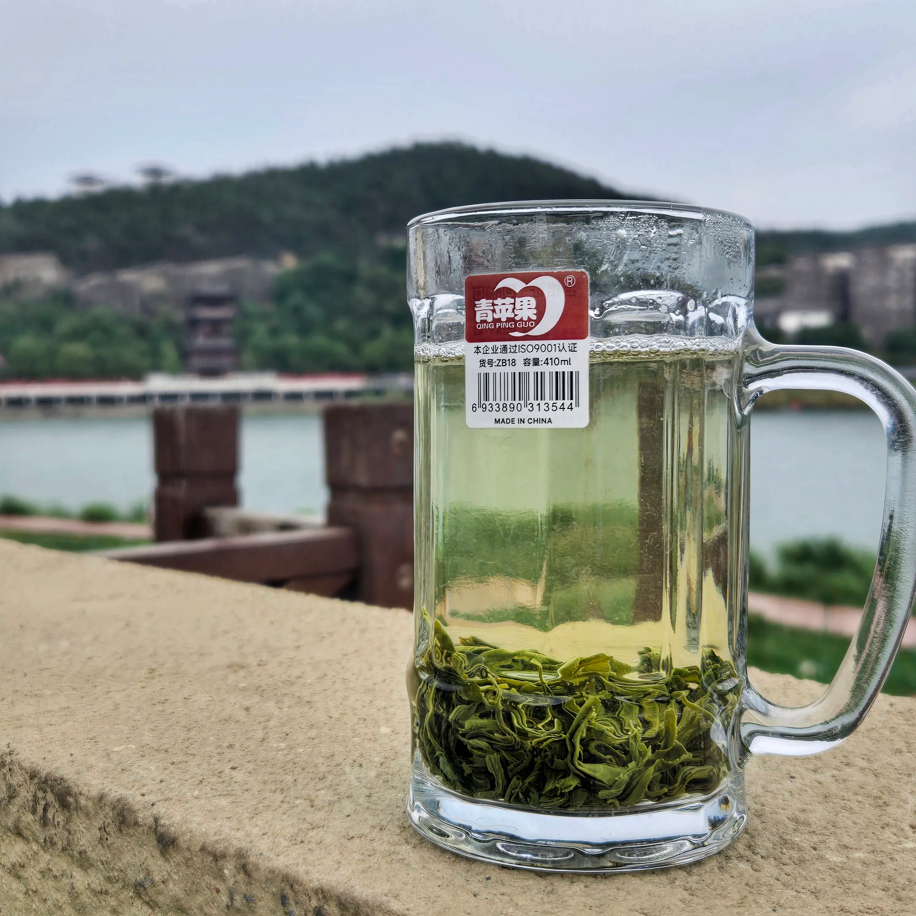 緑茶をセレクトなくなったらお湯継ぎ足してくれます