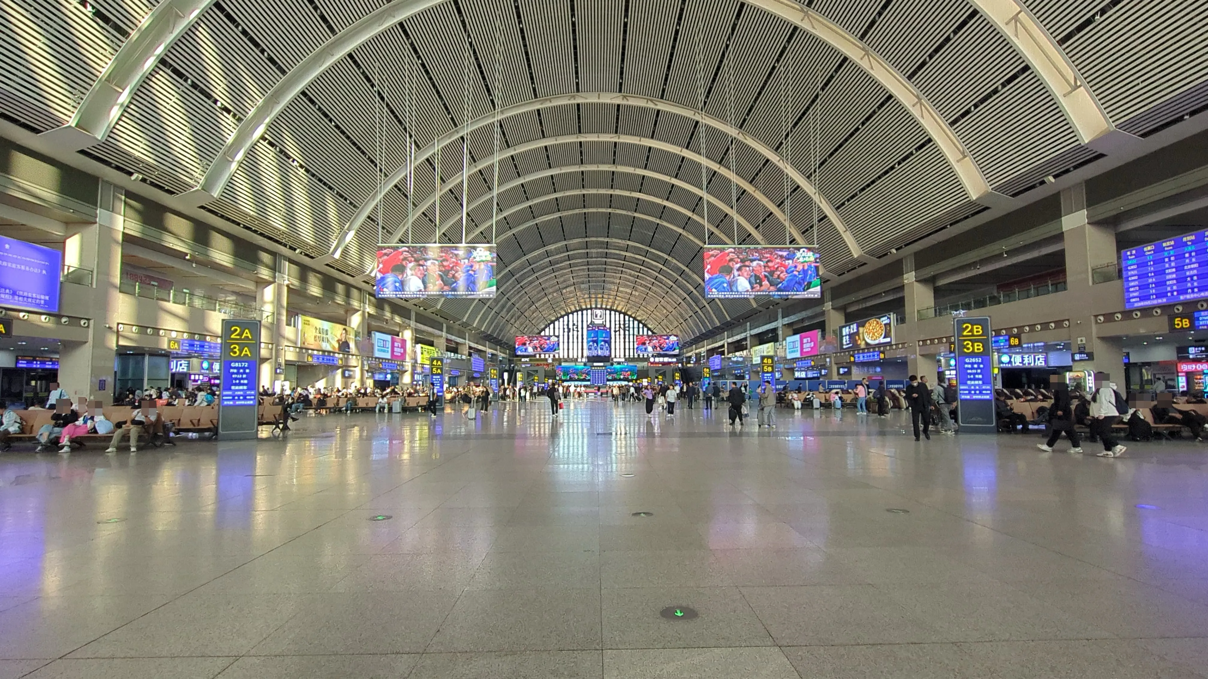 瀋陽駅構内